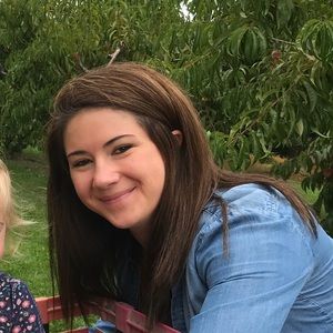 Meet your Posher, Becka